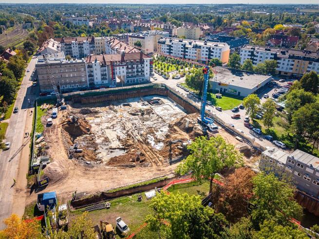 Inwestycja przy ul. Mościckiego: ważny etap prac fundamentowych i możliwe wydłużenie godzin robót na budowie