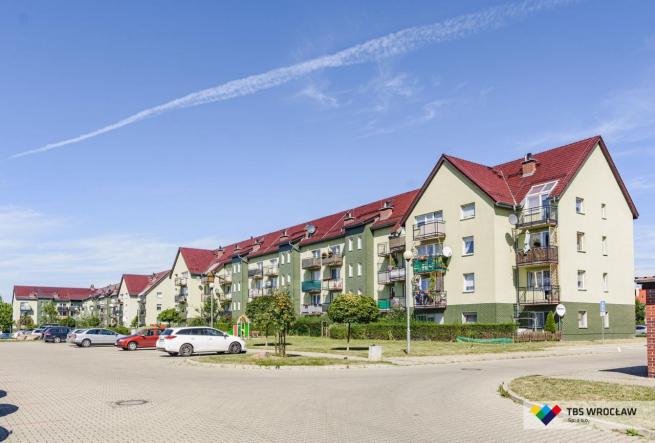 Zniszczenie słupów oświetleniowych na parkingach TBS Wrocław na Brochowie - prośba do naszych Mieszkańców