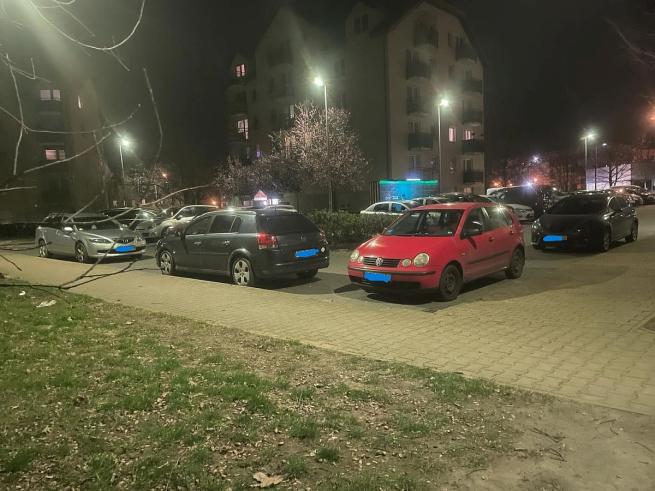 ul. Daktylowa 1/3/5: prośba do mieszkańców w sprawie parkowania samochodów