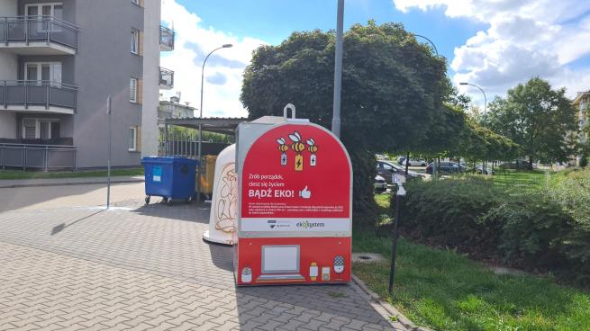 Nowe pojemniki na elektroodpady na terenie TBS Wrocław